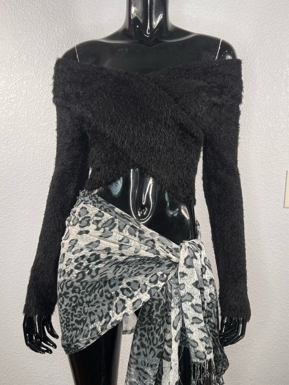 Current Mood HOMETOWN HONEY WRAP Off-Shoulder Black Fuzzy Crop SWEATER Sz
S